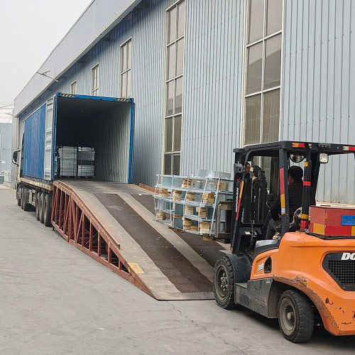 鋼格板鋼格柵板讓建築物外觀更加美觀安全